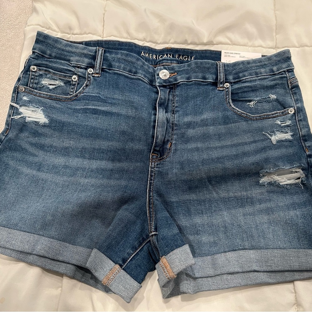 American Eagle women’s denim shorts